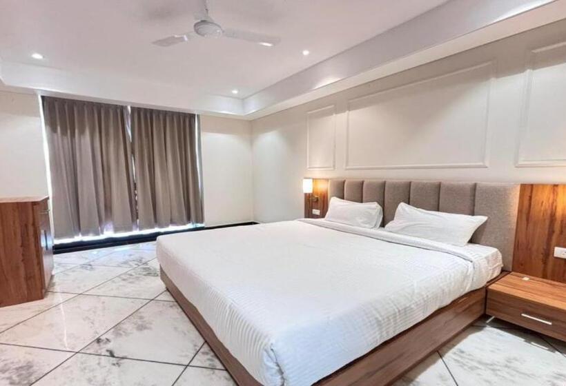 فندق Saaj Mansion