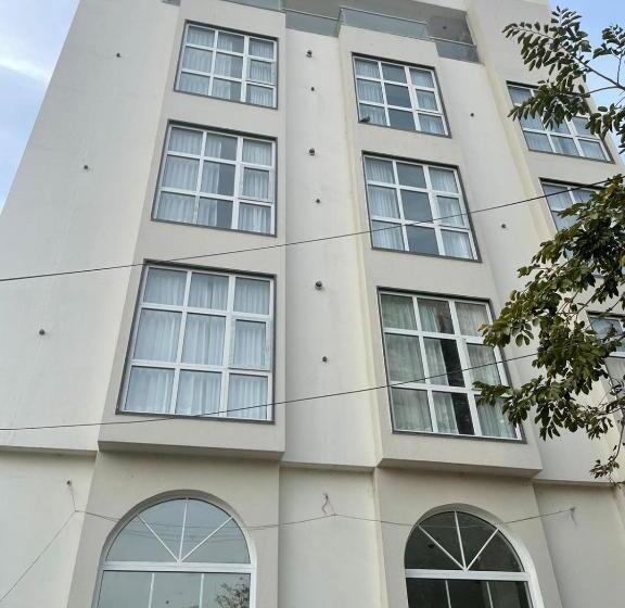 فندق Saaj Mansion