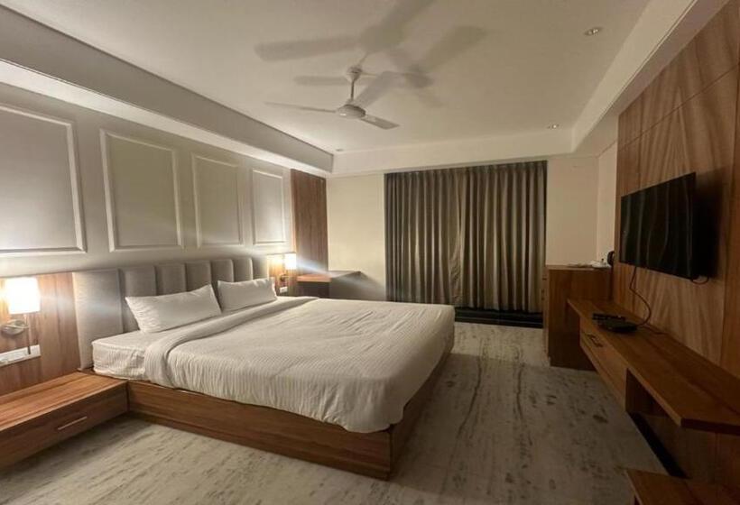 فندق Saaj Mansion