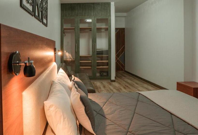 ホテル Sacha Golden