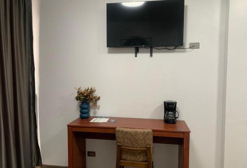 ホテル Sacha Golden