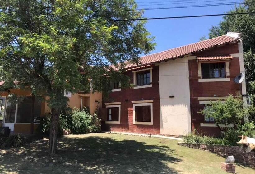 בית מלון כפרי Santo Sol Suites