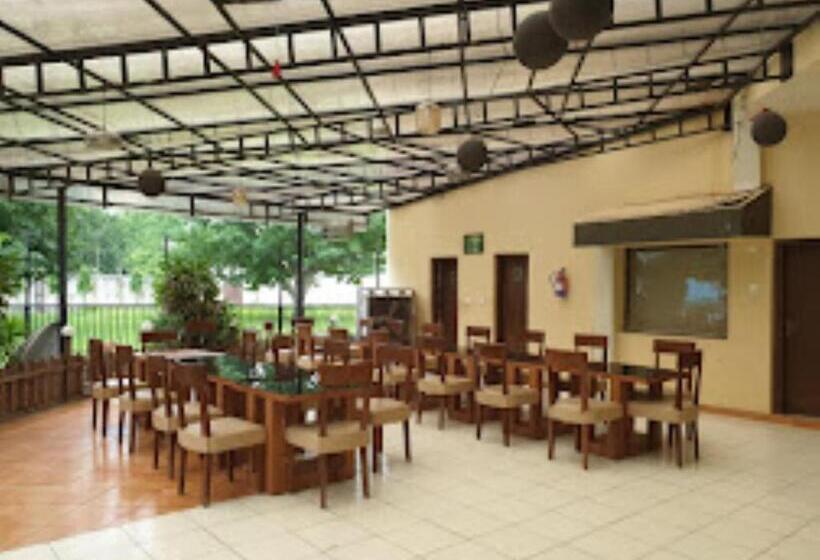 בית מלון כפרי Saroj Sagar Madhya Pradesh