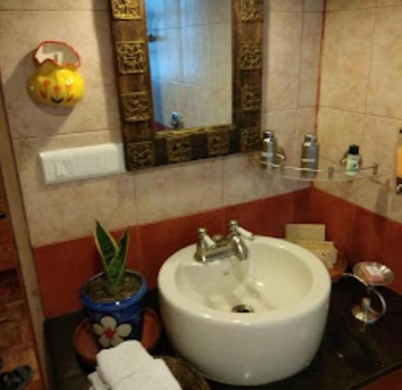 هتل The Himalayan Village Kullu