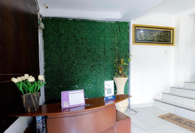 فندق Urbanview Srb Near Mall Ciputra Cibubur By Reddoorz