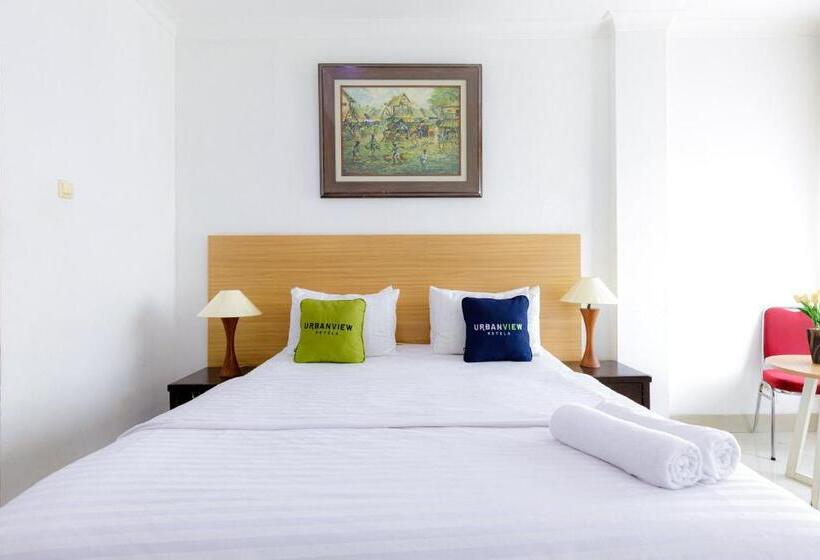 فندق Urbanview Srb Near Mall Ciputra Cibubur By Reddoorz