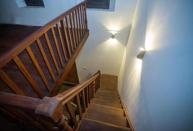 ホテル Villa Risithenmi