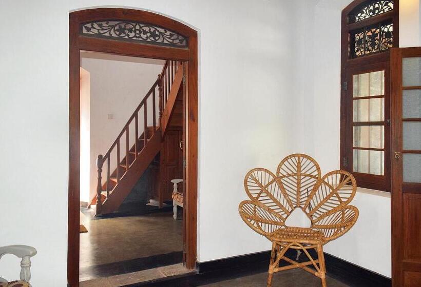 ホテル Villa Risithenmi