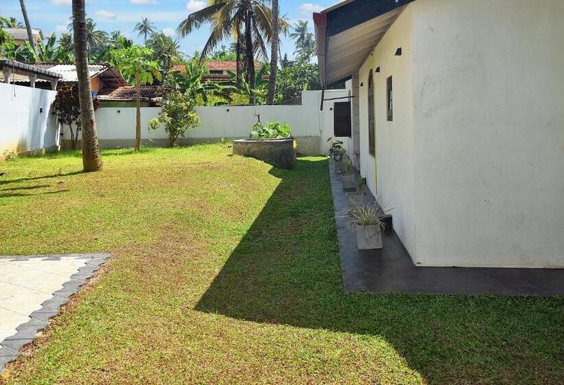 ホテル Villa Risithenmi