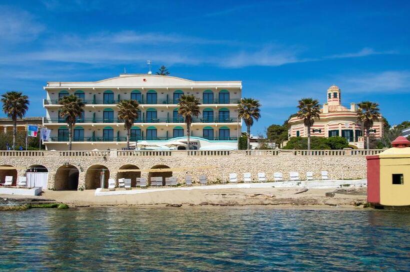 בית מלון כפרי Hotiday Room Collection   Leuca Lungomare