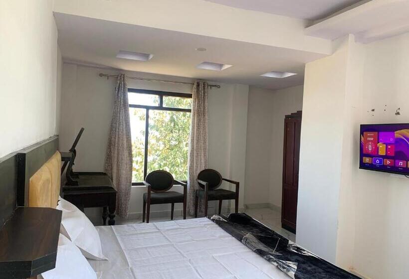 Kufri Hotel Beercastle