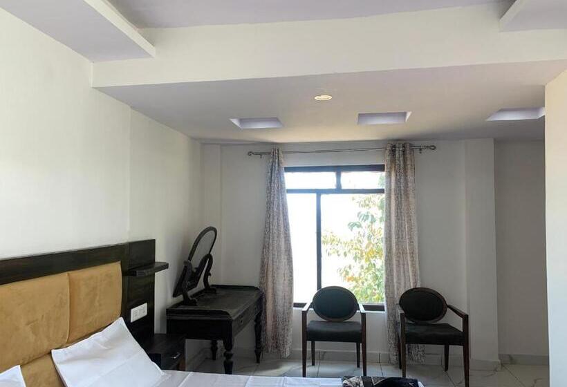 Kufri Hotel Beercastle