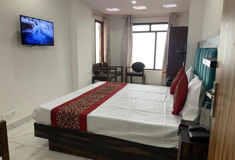 Kufri Hotel Beercastle