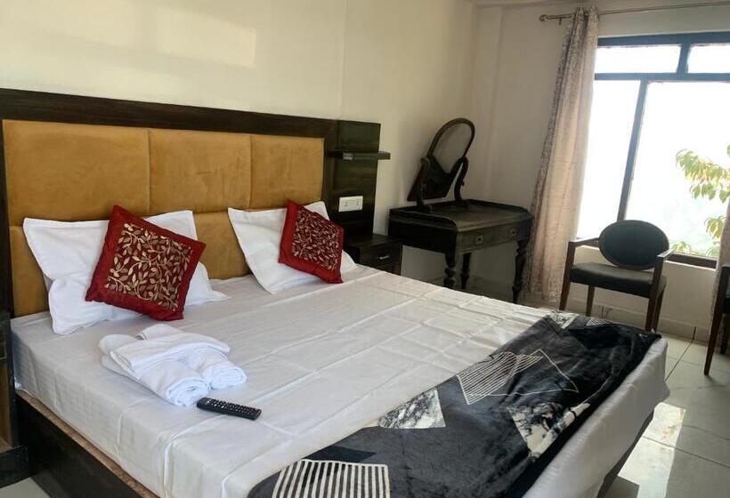 Kufri Hotel Beercastle