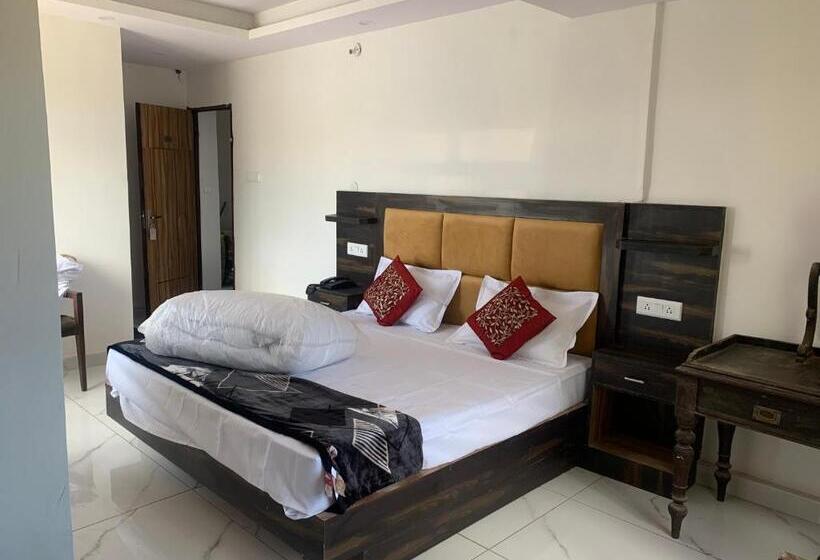 Kufri Hotel Beercastle