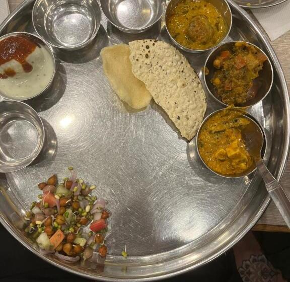 Kufri Hotel Beercastle