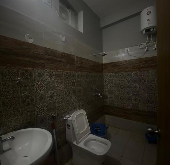 Motel On Mountain & Mom Ki Rasoi