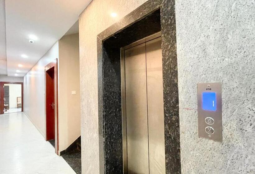 Nandini Palace ! Varanasi ! होटल नंदिनी पैलेस  హోటల్ నందిని ప్యాలెస్ ! Fully Air Conditioned Hotel F