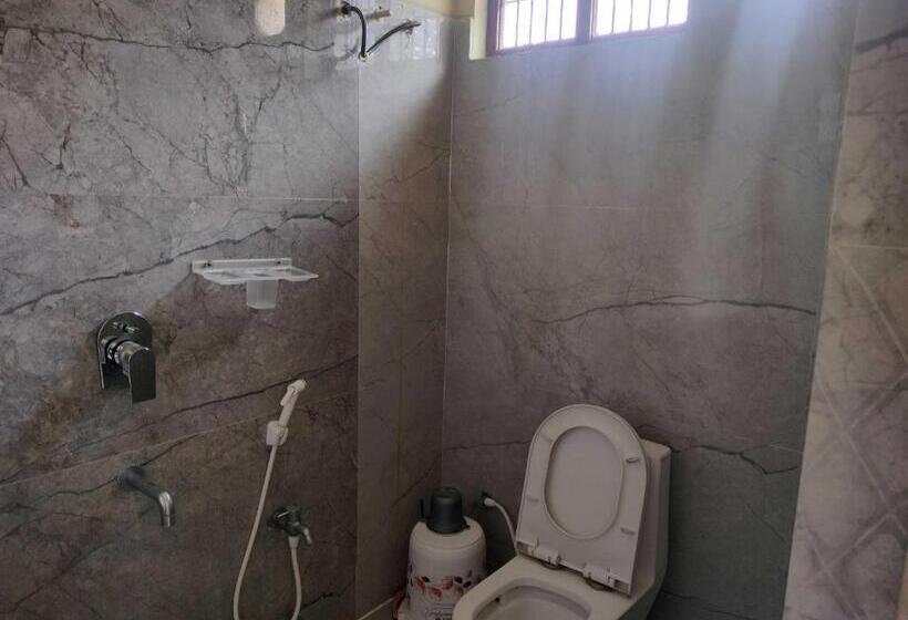 Oyo Flagship Hotel Bommarillu