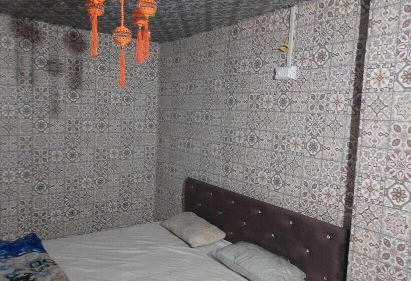 Oyo Hotel Moonlight Palace