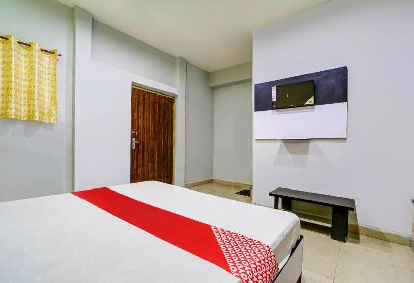 Oyo Hotel New Braj Palace And Restaurant