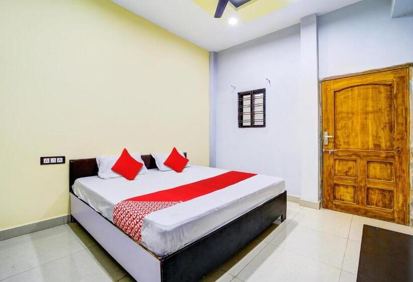 Oyo Hotel New Braj Palace And Restaurant