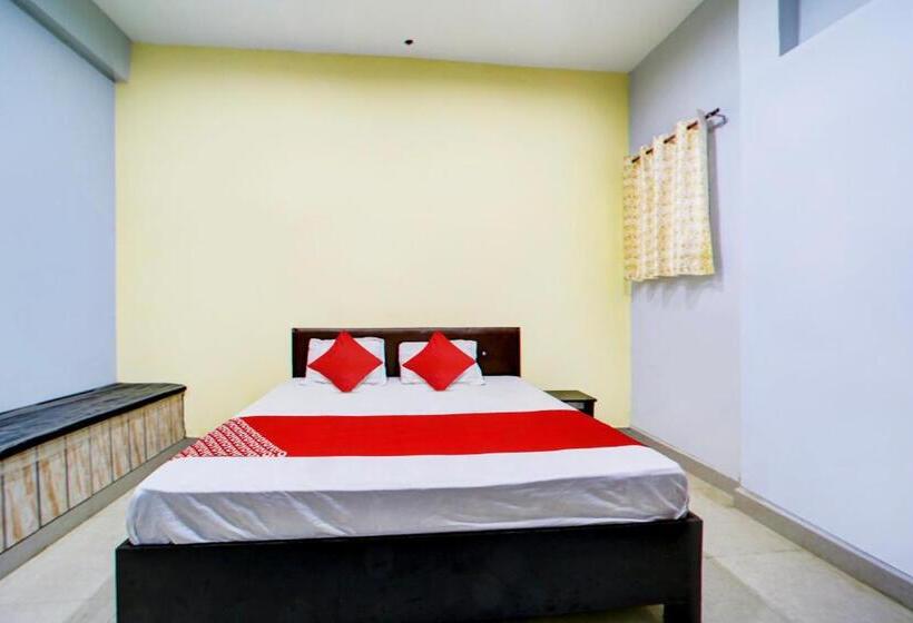 Oyo Hotel New Braj Palace And Restaurant