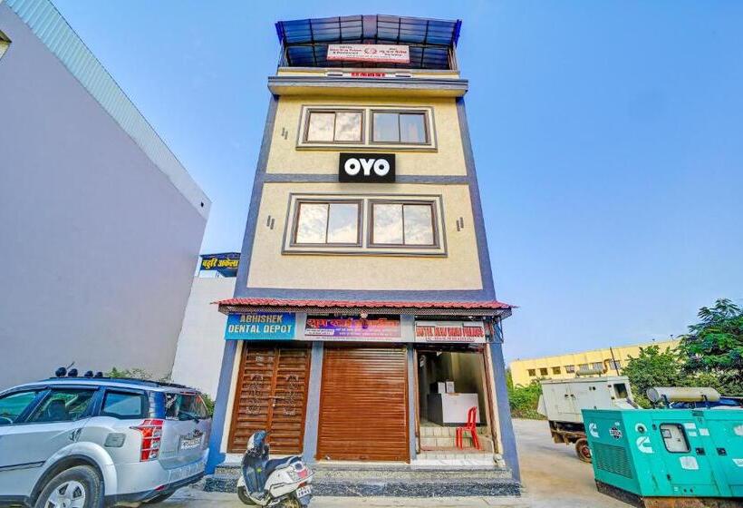 Oyo Hotel New Braj Palace And Restaurant