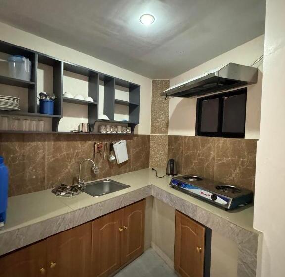 פנסיון Dante S Hideaway Guest House