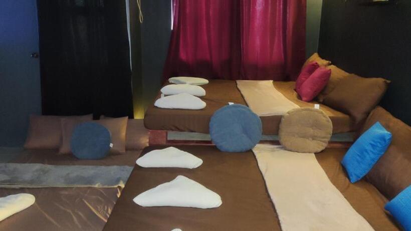 پانسیون El Meir Staycation Beside Enchanted Kingdom