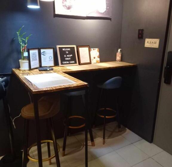 پانسیون El Meir Staycation Smart Cabin Beside Enchanted Kingdom