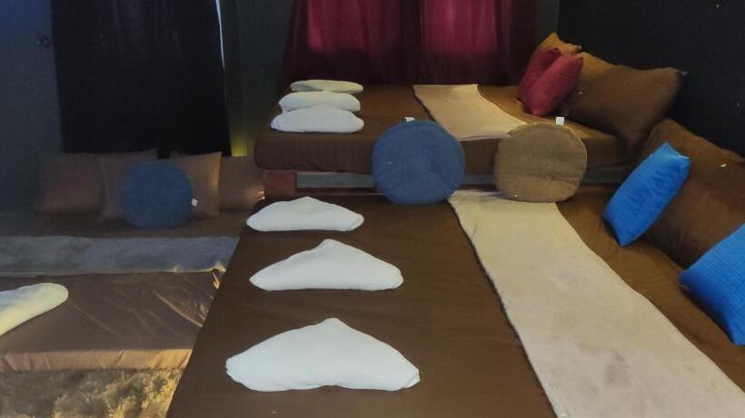 پانسیون El Meir Staycation Smart Cabin Beside Enchanted Kingdom