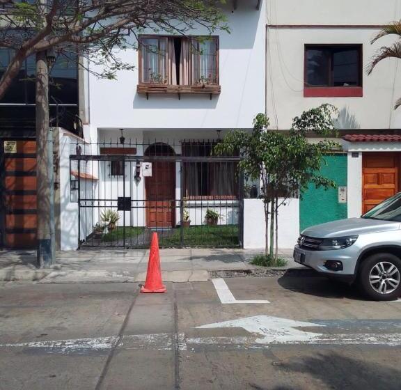 پانسیون Habitacion Doble Vista A La Huaca Miraflores