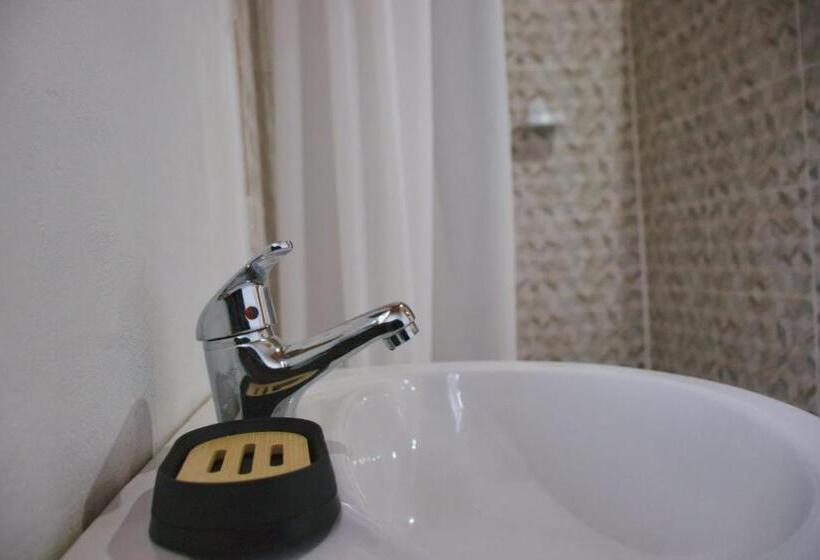 פנסיון Lake Acres Guest House