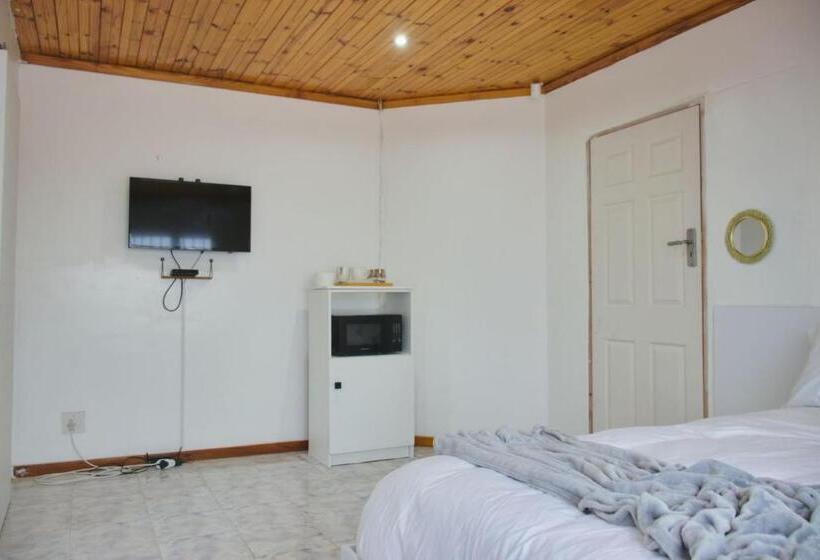 פנסיון Lake Acres Guest House