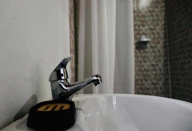 פנסיון Lake Acres Guest House