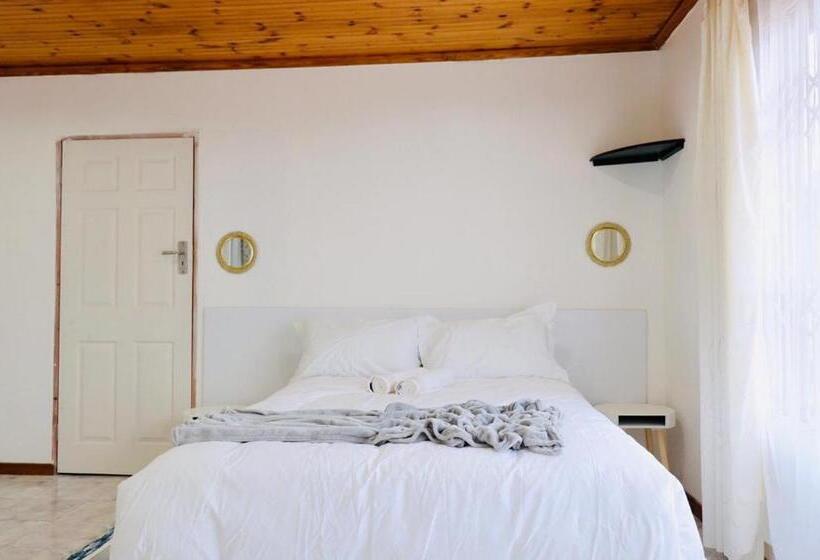 פנסיון Lake Acres Guest House