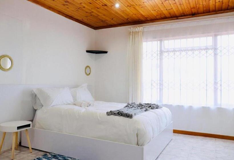 פנסיון Lake Acres Guest House