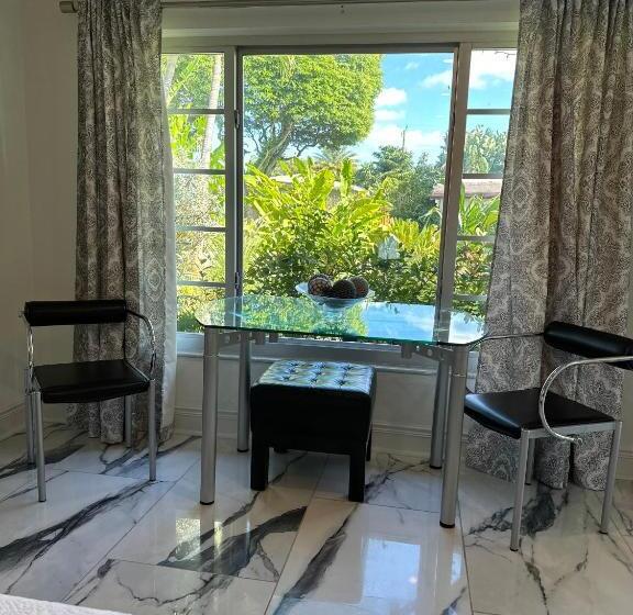 بنسيون Paradise Gardens Wilton Manors  Male Only