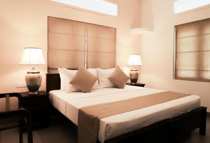 ペンション Sathmin Villa