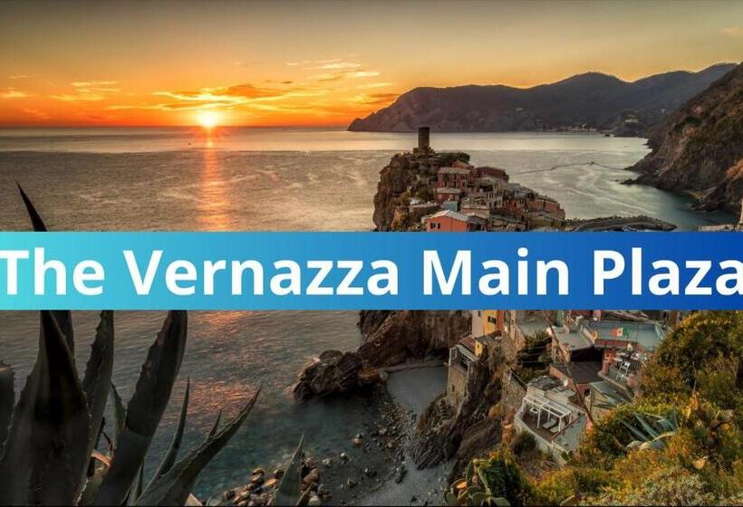 پانسیون The Vernazza Main Plaza   Rooms & Suites