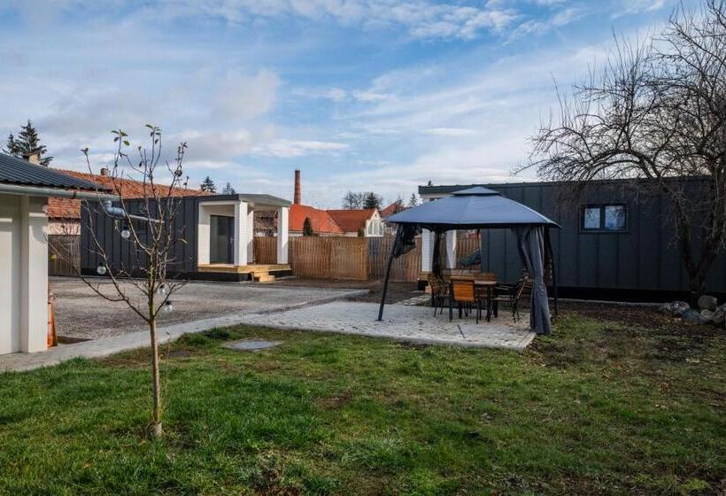 Пансион Pixel   Tiny Village