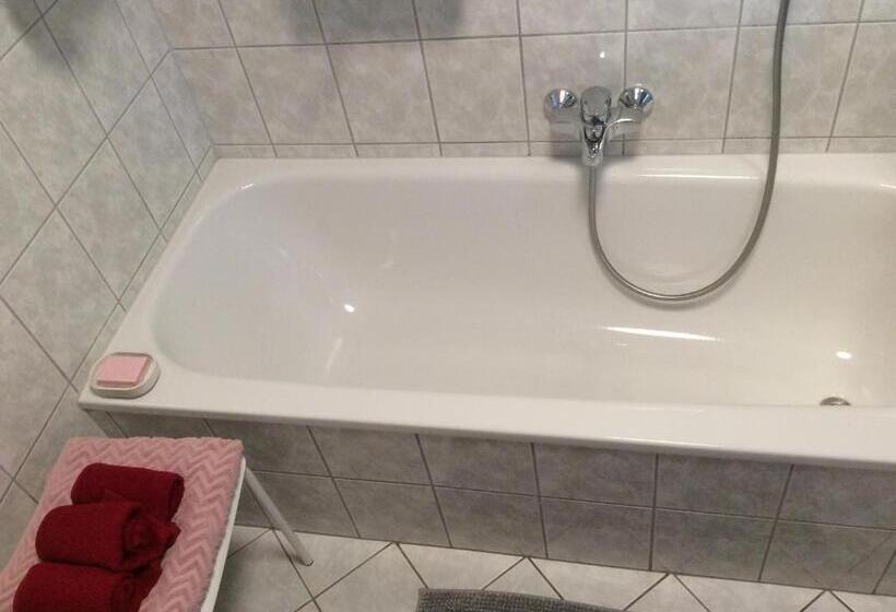 Rote Etage, Fränkisches Design, Süd Balkon In Nur 50 Schritten Zum Radweg