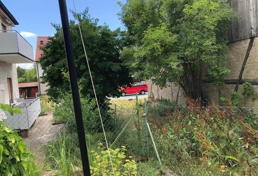 Rote Etage, Fränkisches Design, Süd Balkon In Nur 50 Schritten Zum Radweg