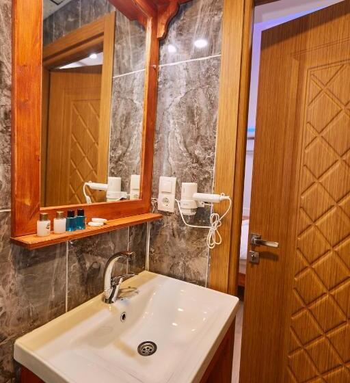 Sabina Hotel Near Grand Bazaar, City Center