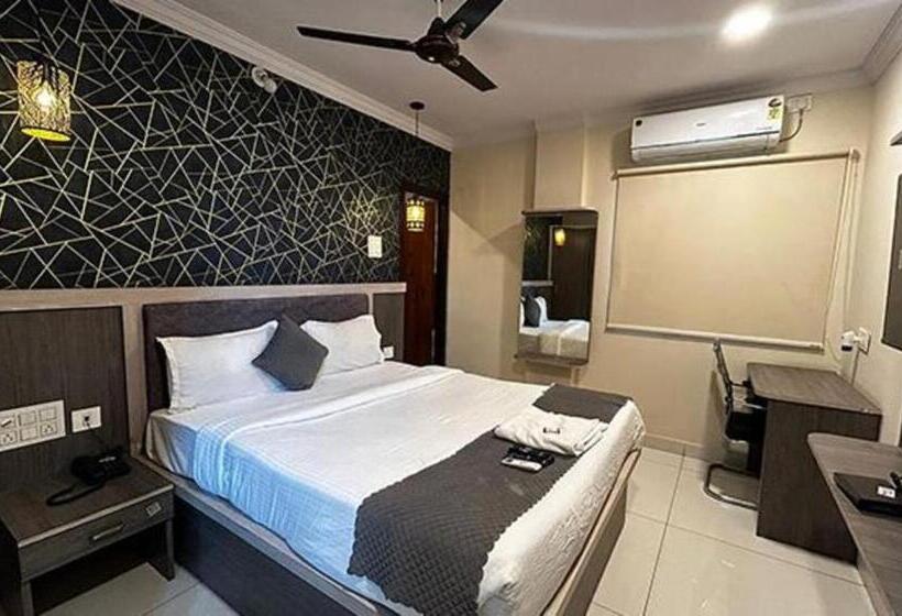 Super Collection O Hotel Blue Petals