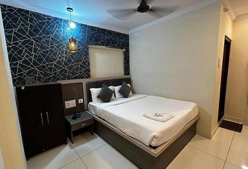 Super Collection O Hotel Blue Petals