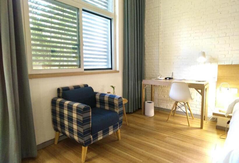 Wuyu Hotel Chongqing Southwest University & Jialing Riverside