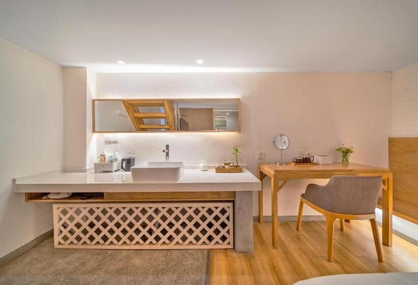 Wuyu Hotel Chongqing Southwest University & Jialing Riverside