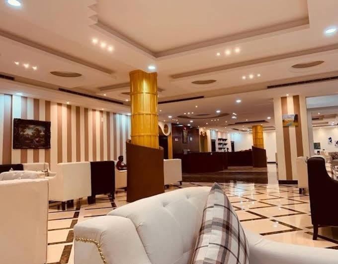 أجنحة ميثاق الفندقية